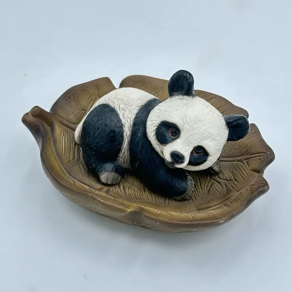 Vintage 1980s Global Art Harvey Knox Kingdom Figurine PANDA on Leaf E172A85